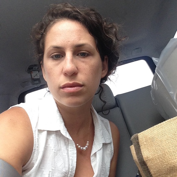 Meet your Posher, Katie - Picture 2 of 3